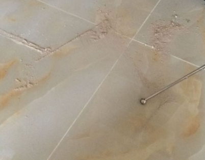 紫金瓷砖空鼓维修公司分享粘合剂选择不当在瓷砖铺贴过程中可能导致以下问题