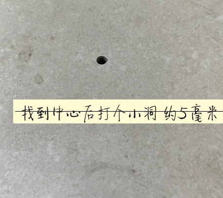 紫金瓷砖空鼓维修公司专业解答在瓷砖铺贴过程中，如果砂料搅拌不均匀，将会带来以下问题